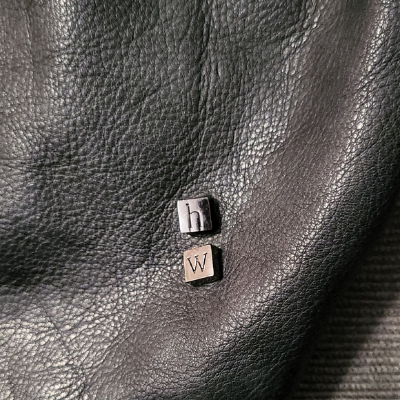 HELEN WELSH LIKE NEW Elegant Black Leather Shoulder Bag - Picture 6 of 14